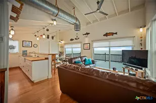 1385 N Ocean Dr, Port Lavaca, TX 77979 - Photo 13