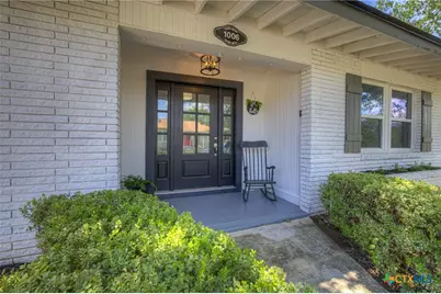 1006 Pecan Street, Floresville, TX 78114 - Photo 3