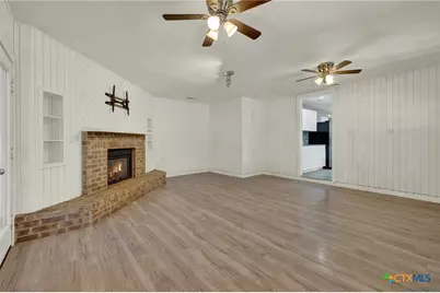 1006 Pecan Street, Floresville, TX 78114 - Photo 11