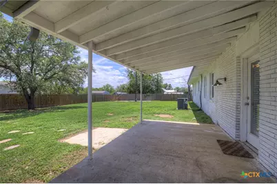 1006 Pecan Street, Floresville, TX 78114 - Photo 31