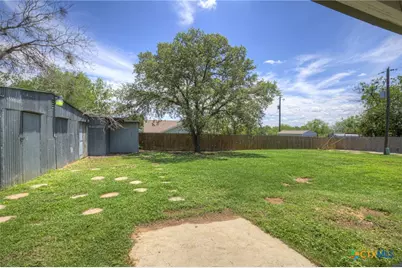 1006 Pecan Street, Floresville, TX 78114 - Photo 31