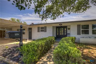 1006 Pecan St, Floresville, TX 78114 - Photo 3