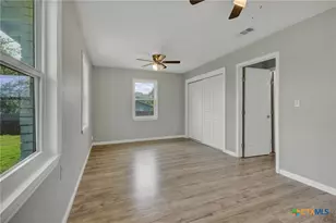 1006 Pecan St, Floresville, TX 78114 - Photo 27