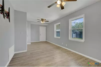 1006 Pecan Street, Floresville, TX 78114 - Photo 17