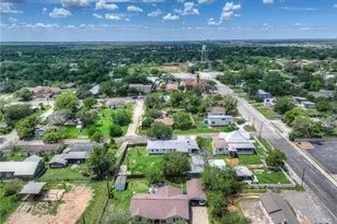 1006 Pecan St, Floresville, TX 78114 - Photo 39