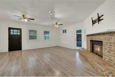 1006 Pecan Street, Floresville, TX 78114 - Photo 11