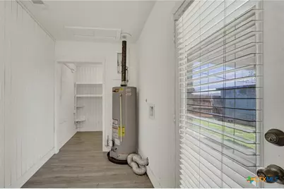 1006 Pecan Street, Floresville, TX 78114 - Photo 21