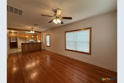 257 E Garza Street, New Braunfels, TX 78130 - Photo 3