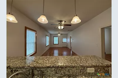 257 E Garza Street, New Braunfels, TX 78130 - Photo 5