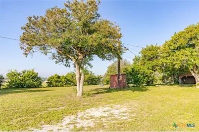 668 Fm 443, Yoakum, TX 77995 - Photo 5