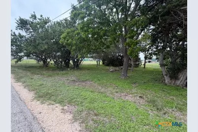 106 S Main Street, Seadrift, TX 77983 - Photo 3