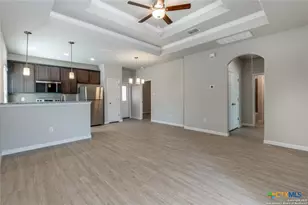 404 Trefger St, Seguin, TX 78155 - Photo 3