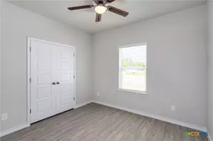 404 Trefger St, Seguin, TX 78155 - Photo 11