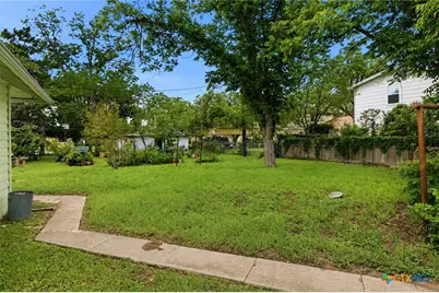 808 E Krezdorn Street, Seguin, TX 78155 - Photo 27