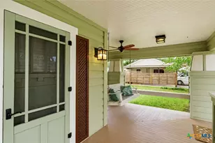 808 E Krezdorn St, Seguin, TX 78155 - Photo 5