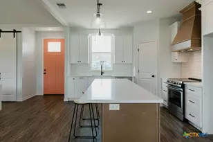 345 Honeycomb, Victoria, TX 77904 - Photo 3