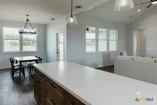 345 Honeycomb, Victoria, TX 77904 - Photo 9