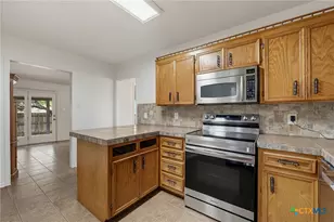 810 Courtney Ln, Copperas Cove, TX 76522 - Photo 13