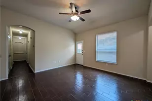 660 Creekside Cir, New Braunfels, TX 78130 - Photo 9