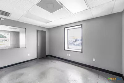 4005 N Navarro Street, Victoria, TX 77901 - Photo 9
