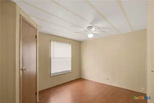21 Berkshire Dr, Telferner, TX 77988 - Photo 19