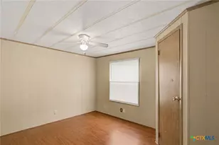 21 Berkshire Dr, Telferner, TX 77988 - Photo 15