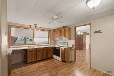 21 Berkshire Drive, Telferner, TX 77988 - Photo 11