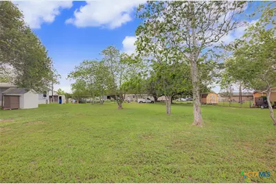 21 Berkshire Drive, Telferner, TX 77988 - Photo 23