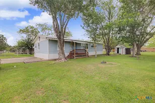 21 Berkshire Dr, Telferner, TX 77988 - Photo 3