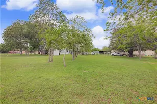 21 Berkshire Dr, Telferner, TX 77988 - Photo 27