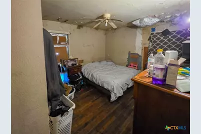 2909 Meadowlane Street, Victoria, TX 77901 - Photo 9