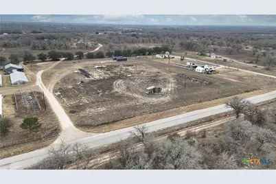 3921 Cr 334, Stockdale, TX 78160 - Photo 13