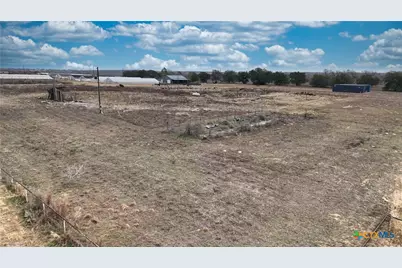 3921 Cr 334, Stockdale, TX 78160 - Photo 17