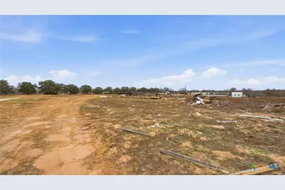 3921 Cr 334, Stockdale, TX 78160 - Photo 27