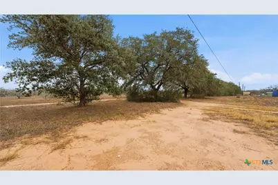 3921 Cr 334, Stockdale, TX 78160 - Photo 7