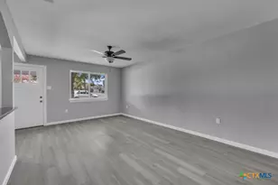 2894 Katy St, New Braunfels, TX 78130 - Photo 3