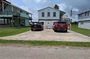 205 Polk St, Port O'Connor, TX 77982 - Photo 5