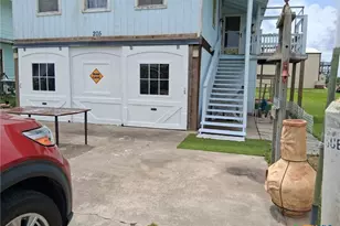 205 Polk St, Port O'Connor, TX 77982 - Photo 3