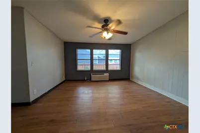 104 N Walnut Street, Lampasas, TX 76550 - Photo 17