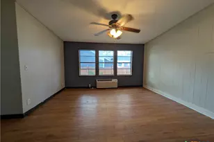104 N Walnut St, Lampasas, TX 76550 - Photo 17