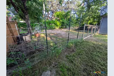 104 N Walnut Street, Lampasas, TX 76550 - Photo 19