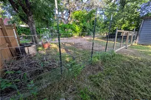 104 N Walnut St, Lampasas, TX 76550 - Photo 19