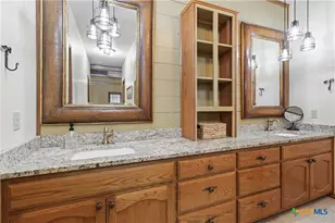 233 Twin Oaks Dr, La Vernia, TX 78121 - Photo 15