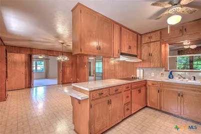 1810 N Beal Street, Belton, TX 76513 - Photo 7
