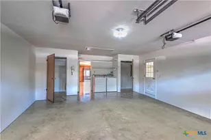 1810 N Beal St, Belton, TX 76513 - Photo 27