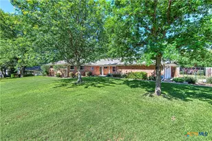 1810 N Beal St, Belton, TX 76513 - Photo 33