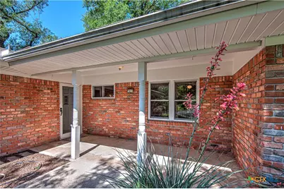 1810 N Beal Street, Belton, TX 76513 - Photo 3