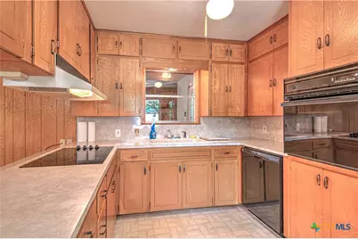 1810 N Beal Street, Belton, TX 76513 - Photo 9