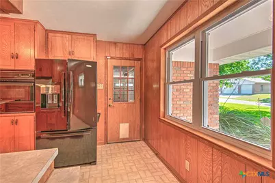 1810 N Beal Street, Belton, TX 76513 - Photo 11
