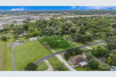 602 Bingham Road, Victoria, TX 77904 - Photo 9
